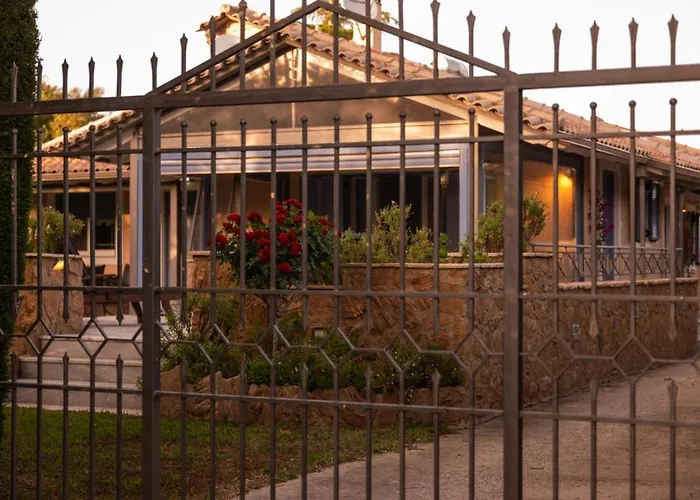 Kourouta Villas 3* 쿠루타